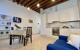 City Apartments Rialto Market